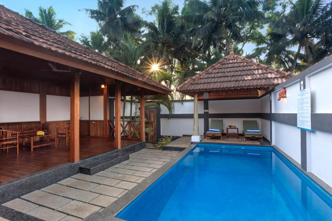 Estuary Sarovar Premiere Poovar Island Dış mekan fotoğraf