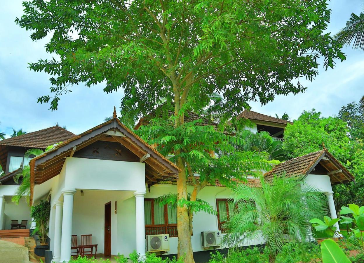 Estuary Sarovar Premiere Poovar Island Dış mekan fotoğraf