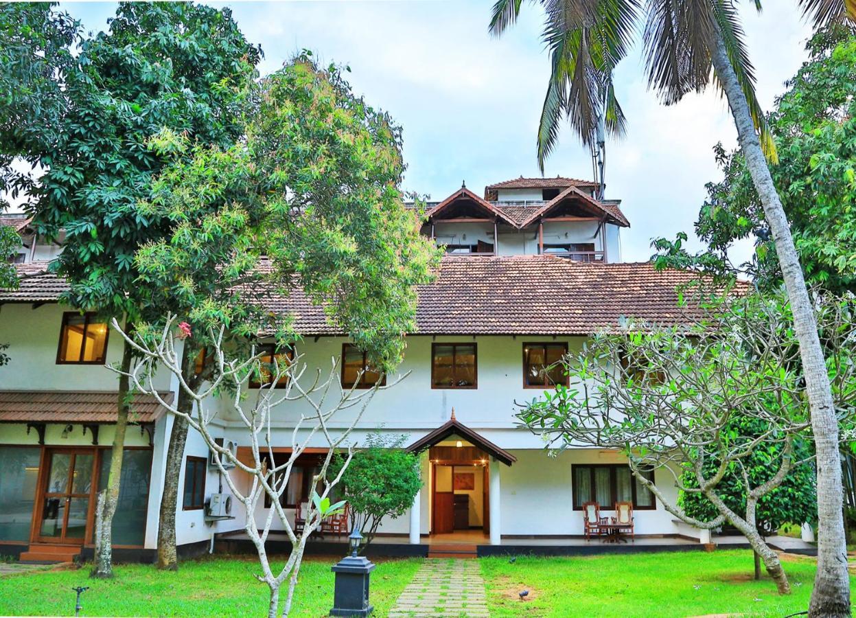 Estuary Sarovar Premiere Poovar Island Dış mekan fotoğraf