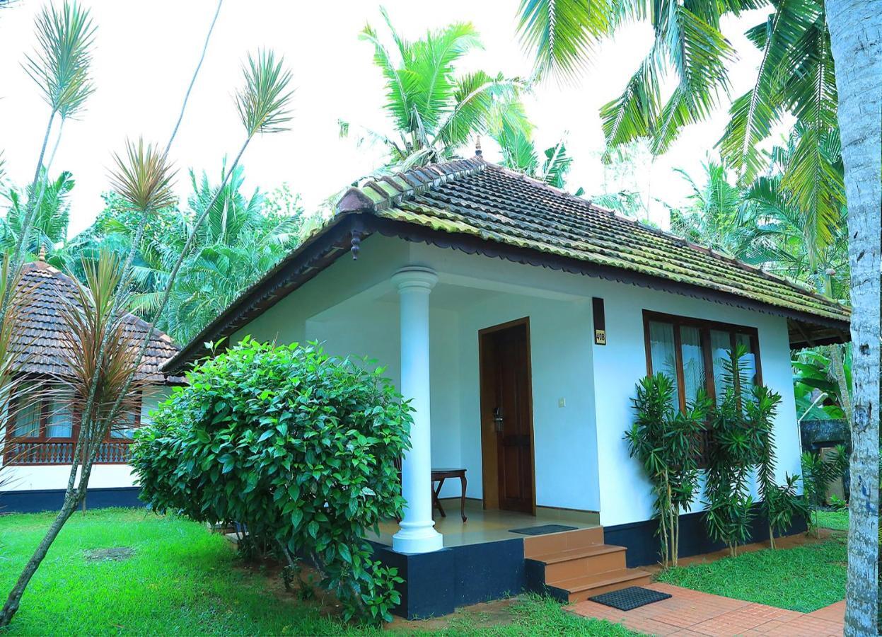 Estuary Sarovar Premiere Poovar Island Dış mekan fotoğraf
