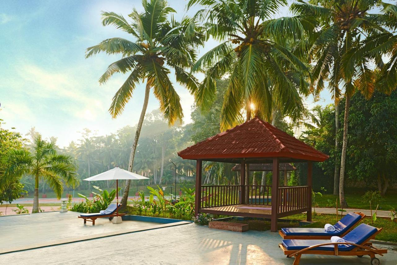 Estuary Sarovar Premiere Poovar Island Dış mekan fotoğraf